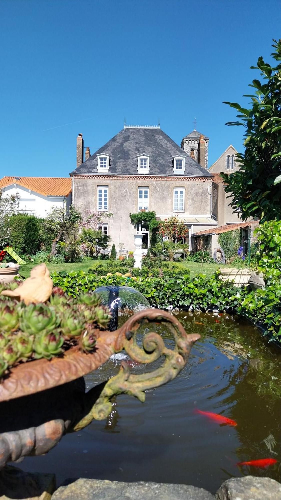 Le Griffon 1855 Hotel Saint-Laurent-Des-Autels Exterior foto